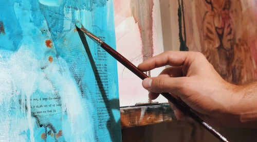 Was du über dich schreiben solltest, damit dir vertraut wird — und gekauft wird